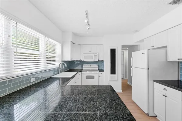 $2,300 | 1600 Sherwood Street, Clearwater, FL 33755