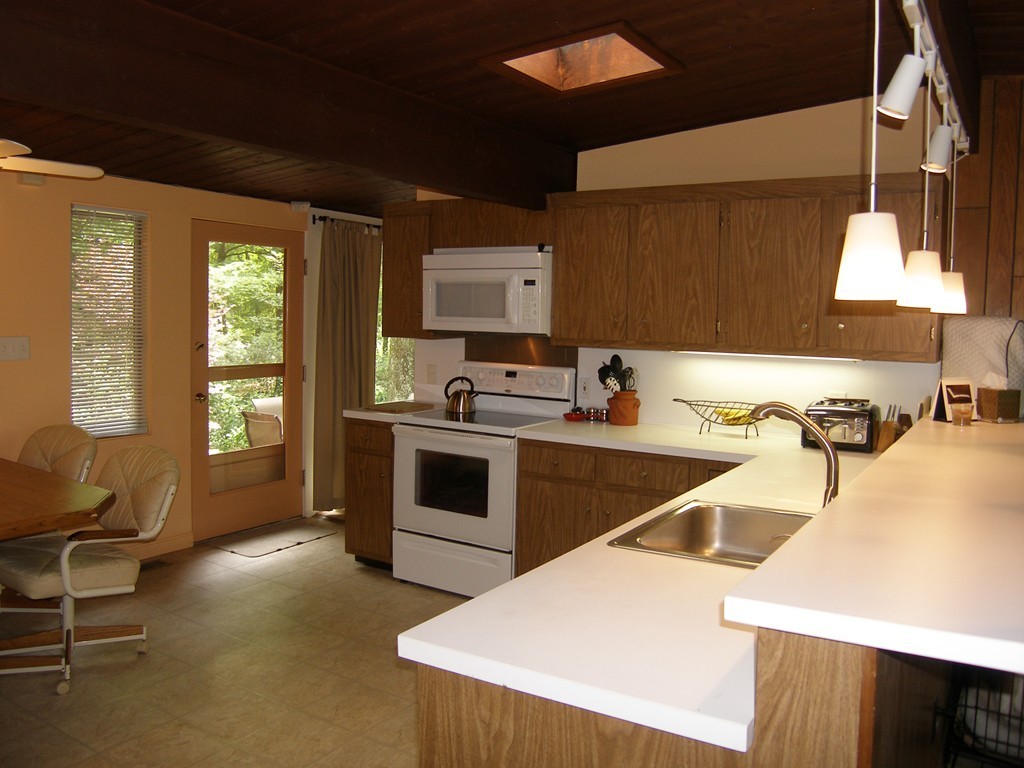 531 Edmands Road Framingham, MA 01701 - Photo 8 of 22