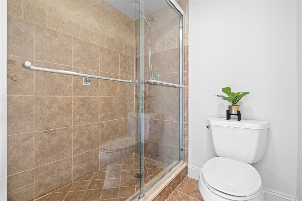 1811 Southwest Palm City Road, Unit A202 Stuart, FL 34994 - Photo 19 of 27 Primary Bathroom