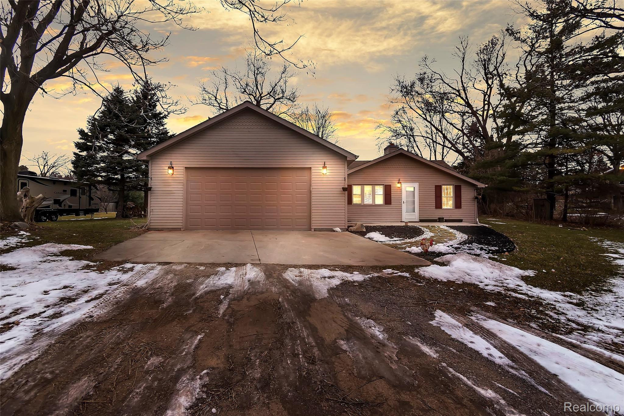 7293-Davison-Rd-Davison-MI-windowstill-1.jpg