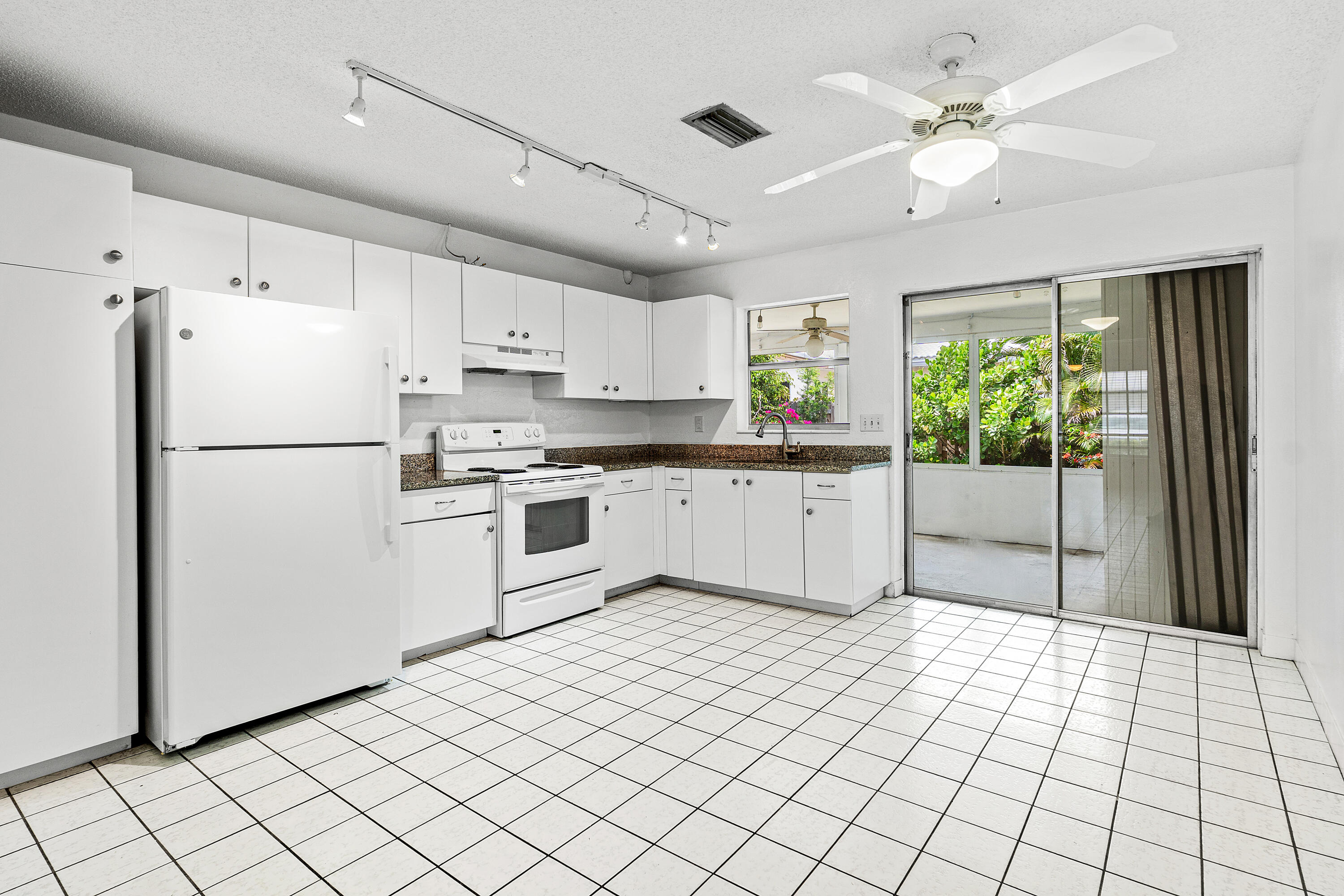 11 Sailfish Lane Ocean Ridge, FL 33435 - Photo 6 of 31 003-11SailfishLane-11-BoyntonBeach-FL-33
