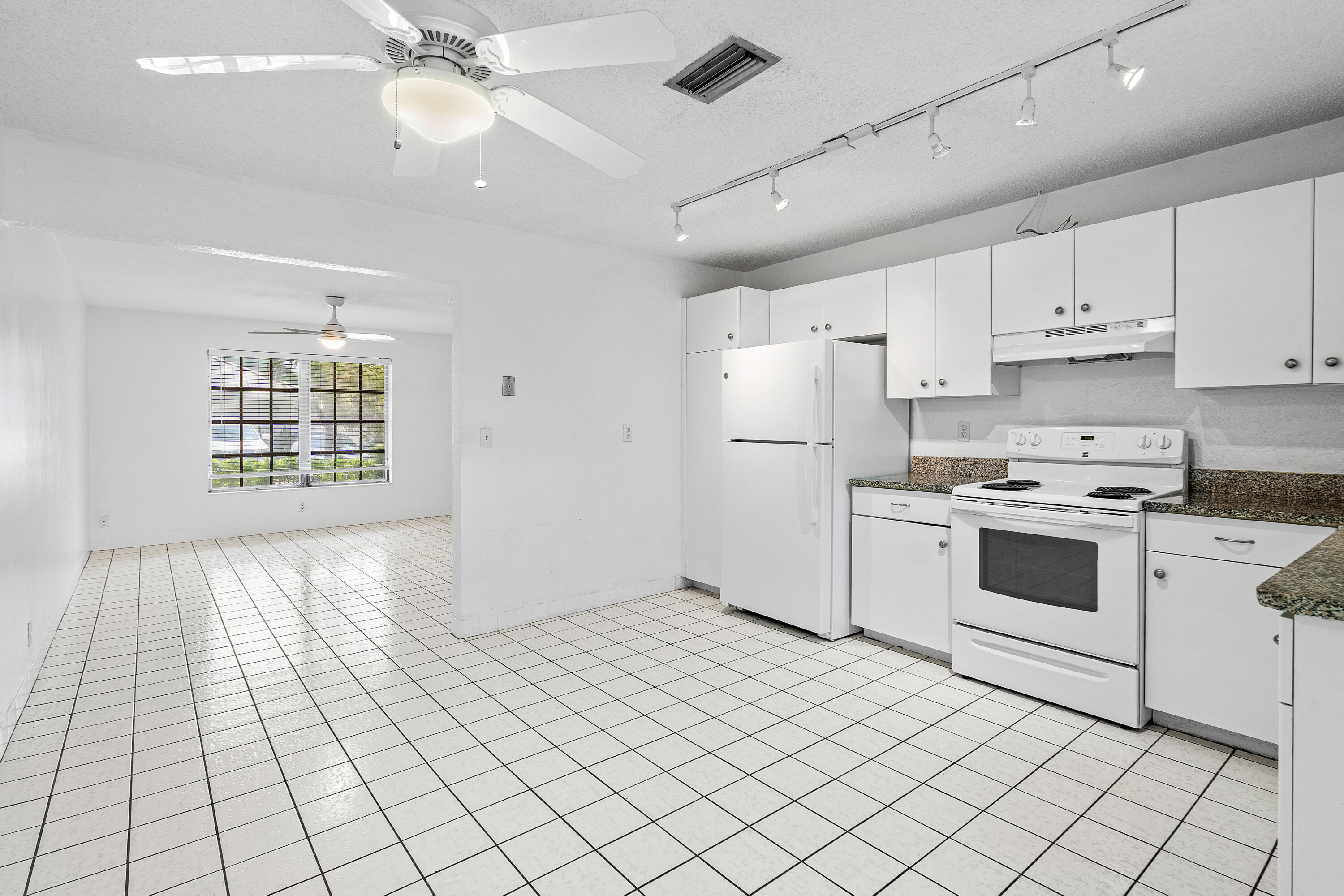 11 Sailfish Lane Ocean Ridge, FL 33435 - Photo 8 of 31 005-11SailfishLane-11-BoyntonBeach-FL-33