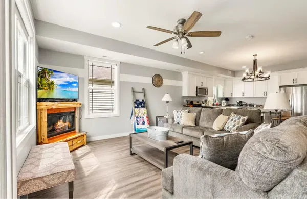 $4,250 | 9821 North Marine Key Drive, Syracuse, IN 46567