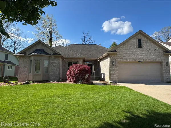 $545,000 | 1668 South Shore Drive, Rochester, MI 48307