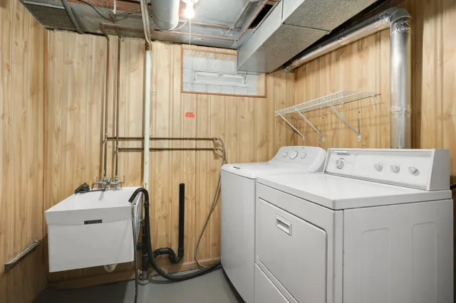 $2,650 | 3744 Perry Avenue North, Robbinsdale, MN 55422