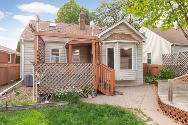 $2,650 | 3744 Perry Avenue North, Robbinsdale, MN 55422