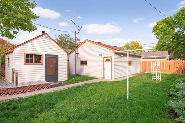 $2,650 | 3744 Perry Avenue North, Robbinsdale, MN 55422