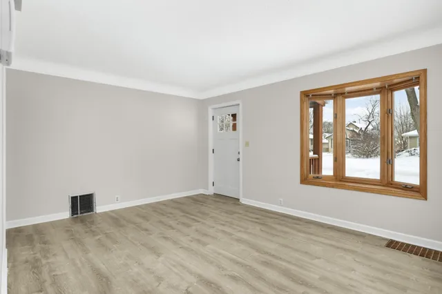 $2,650 | 3744 Perry Avenue North, Robbinsdale, MN 55422