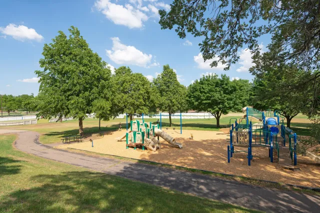 $2,650 | 3744 Perry Avenue North, Robbinsdale, MN 55422