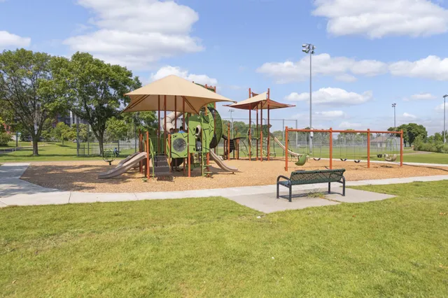 $2,650 | 3744 Perry Avenue North, Robbinsdale, MN 55422