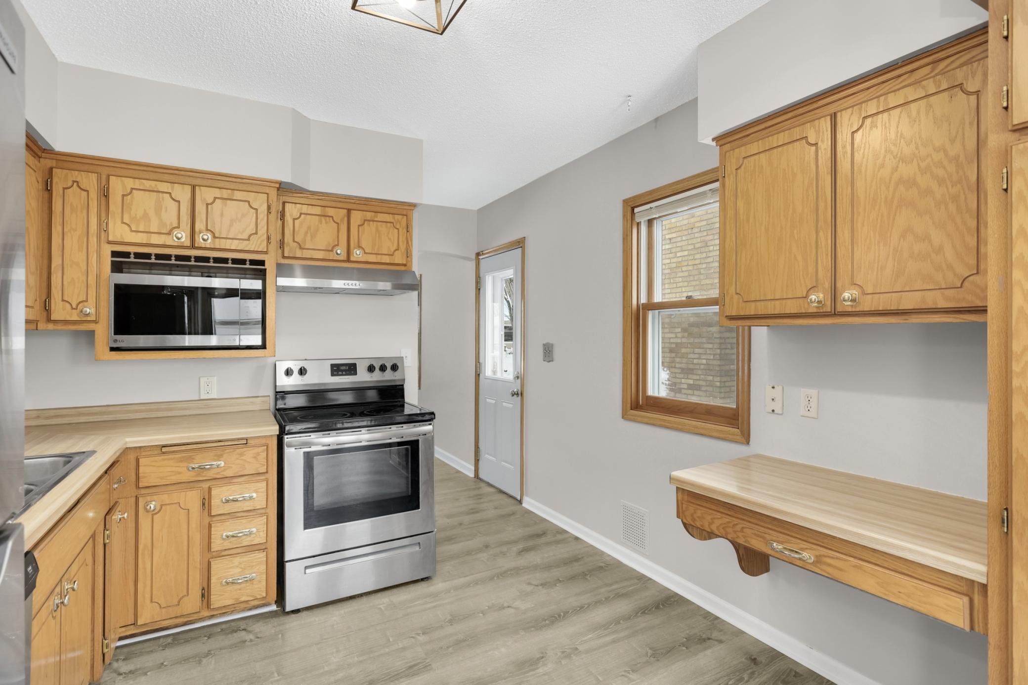 3744 Perry Avenue North Robbinsdale, MN 55422 - Photo 8 of 54