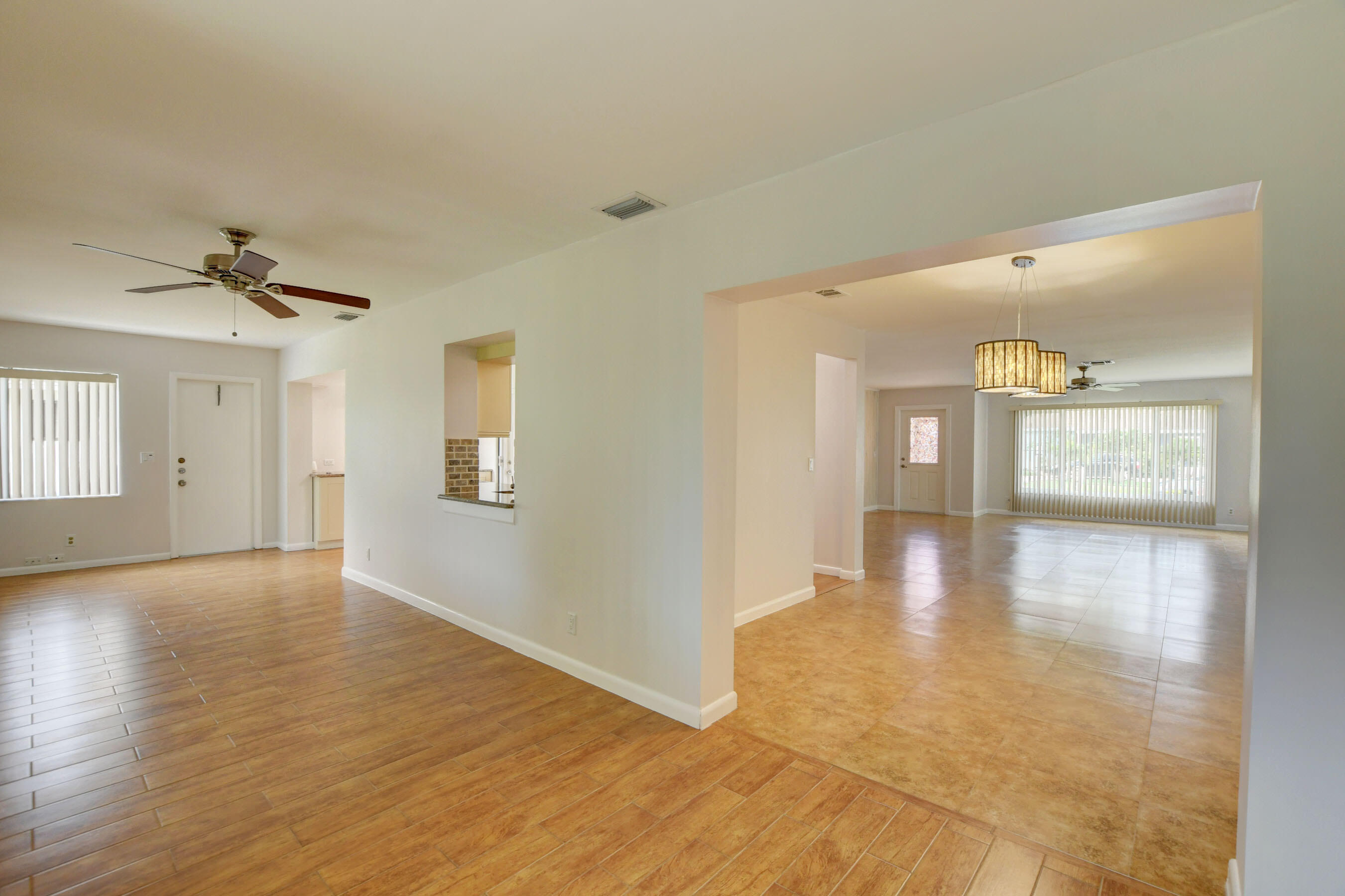 6347 Country Wood Way Delray Beach, FL 33484 - Photo 13 of 27 GREAT ROOM