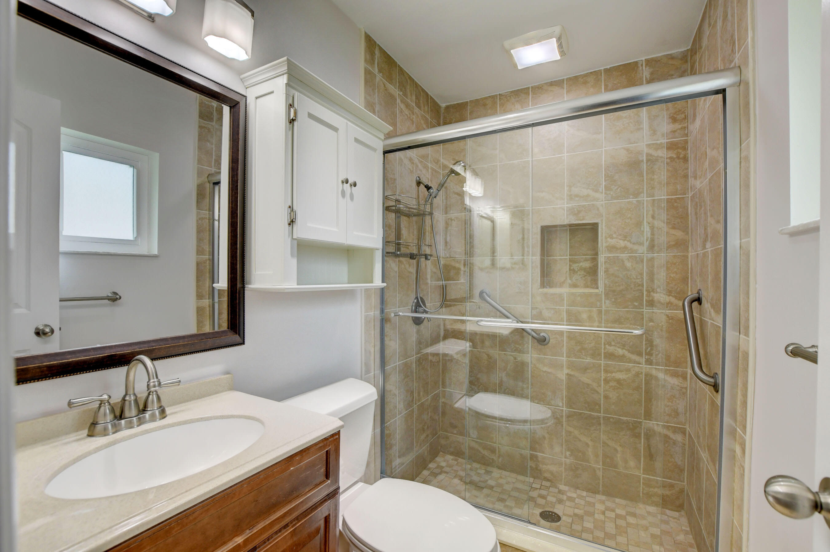 6347 Country Wood Way Delray Beach, FL 33484 - Photo 16 of 27 MASTER BATHROOM