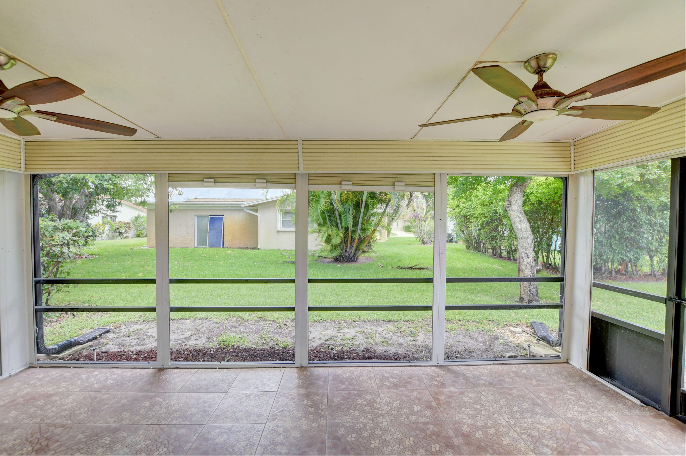 6347 Country Wood Way Delray Beach, FL 33484 - Photo 19 of 27 PATIO