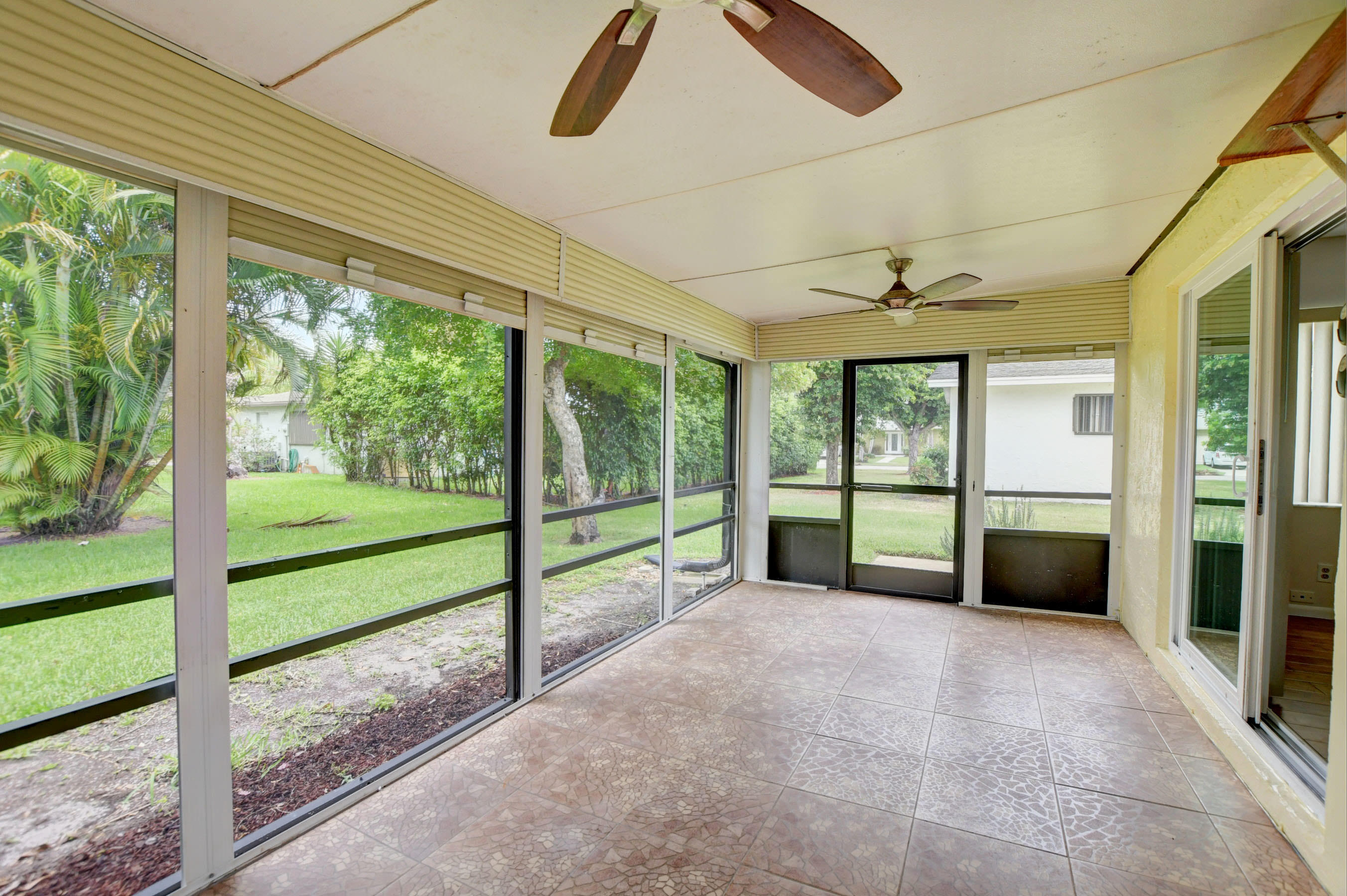 6347 Country Wood Way Delray Beach, FL 33484 - Photo 20 of 27 PATIO