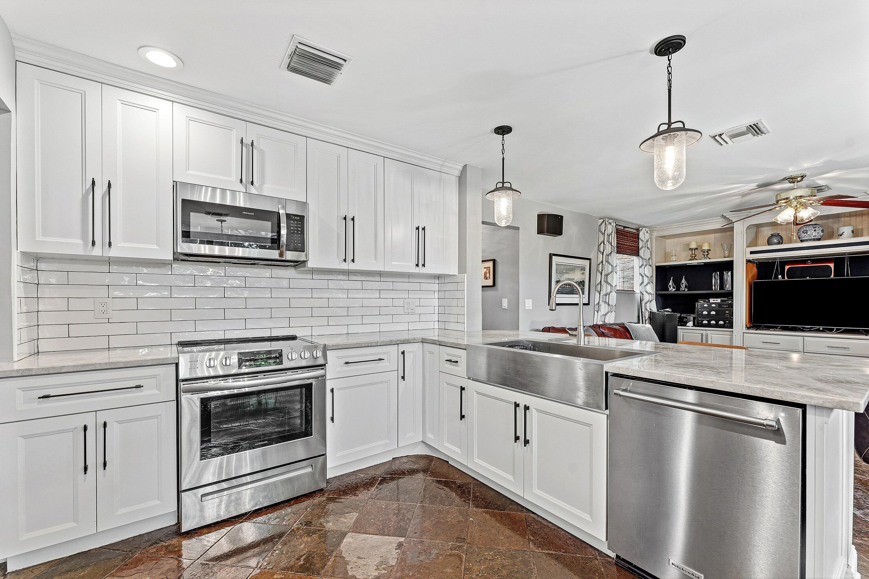 10664 San Bernardino Way Boca Raton, FL 33428 - Photo 14 of 41 016-10664SanBernardinoWay-BocaRaton-FL-3