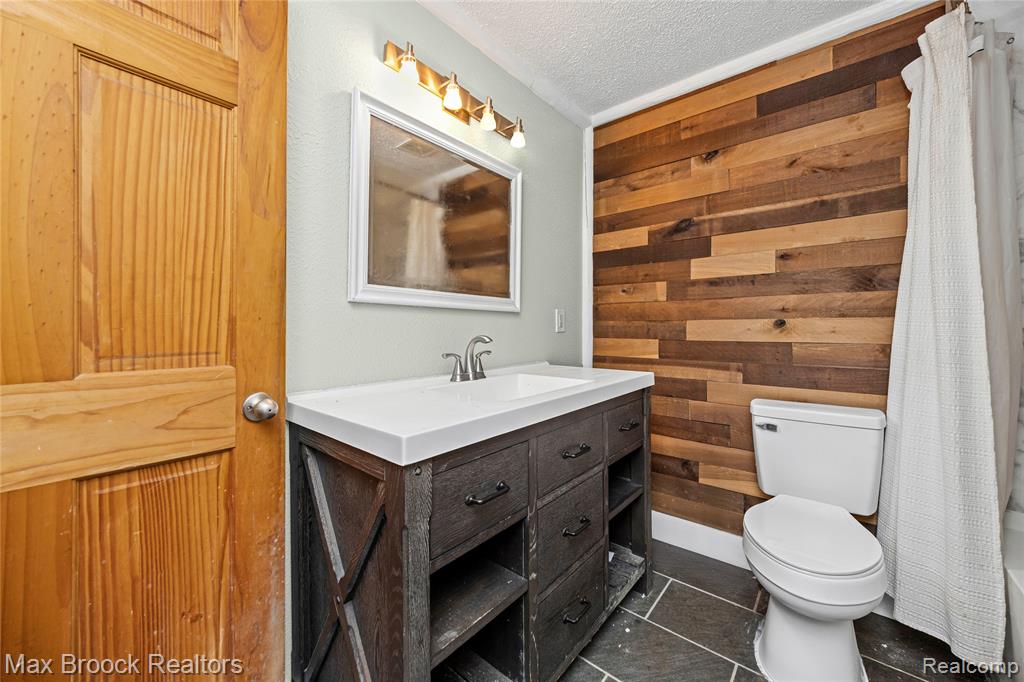 5186 Pinckney Road Howell, MI 48843 - Photo 17 of 70