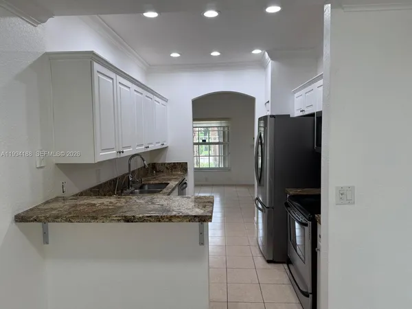 $3,250 | 650 Northwest 170th Terrace, Unit 650, Pembroke Pines, FL 33028