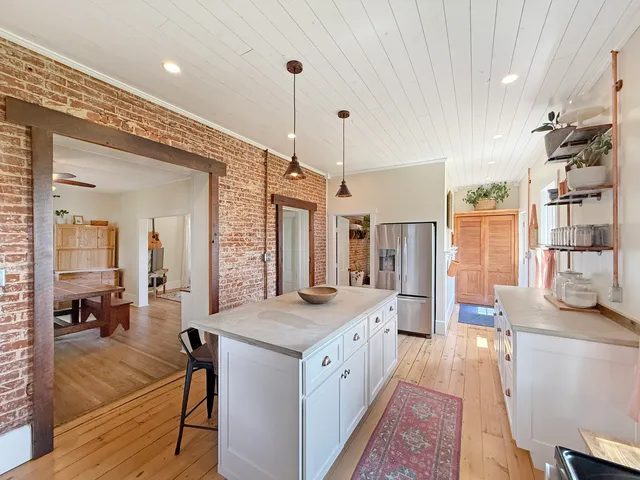 $170,000 | 104 South Johnson Street, Orangeville, IL 61060