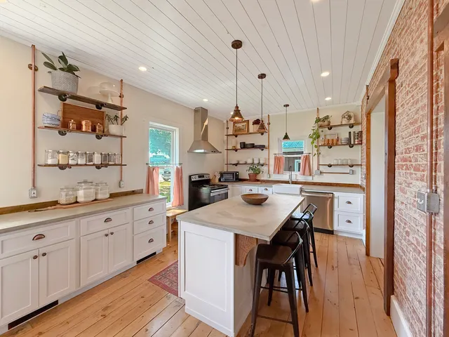 $170,000 | 104 South Johnson Street, Orangeville, IL 61060