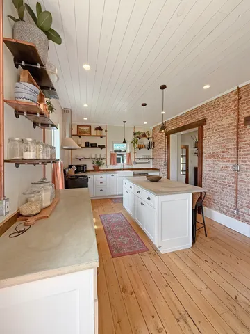 $170,000 | 104 South Johnson Street, Orangeville, IL 61060