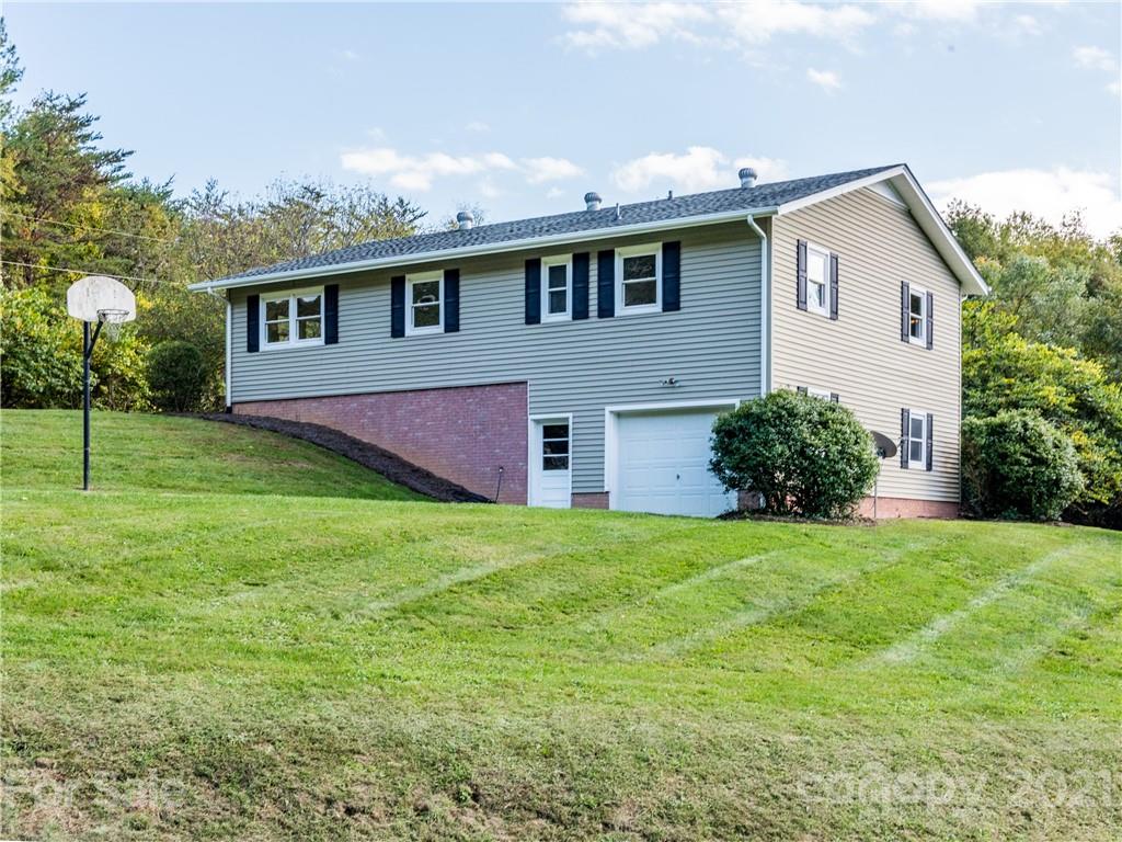 436 Wilmoore Road Canton, NC 28716 - Photo 1 of 20 Gallery Image 1