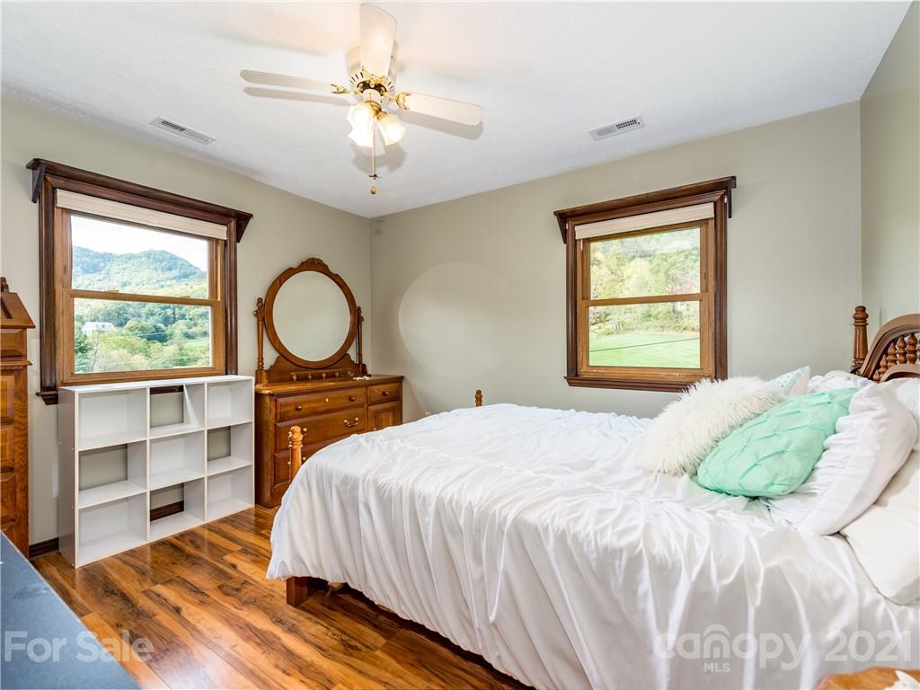 436 Wilmoore Road Canton, NC 28716 - Photo 10 of 20 Gallery Image 10