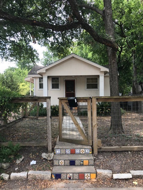 2903 East 14th Street Austin, TX 78702 - Photo 1 of 1