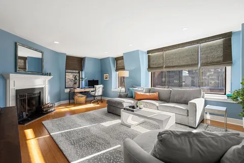 $2,449,000 | 201 Newbury Street, Unit 405, Boston, MA 02116