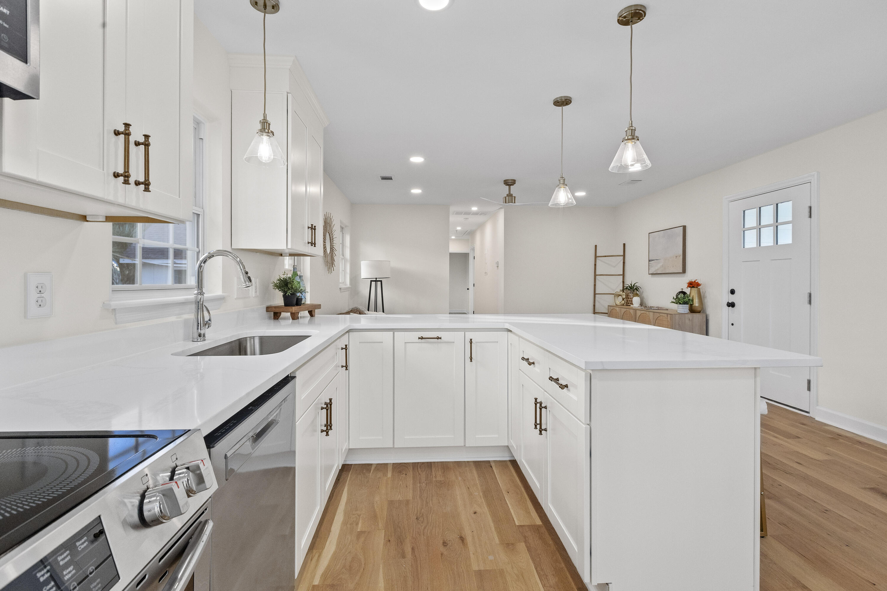 405 Sumter Street Charleston, SC 29403 - Photo 13 of 43 405SumterSt-CasaVerdeMediaLLC12