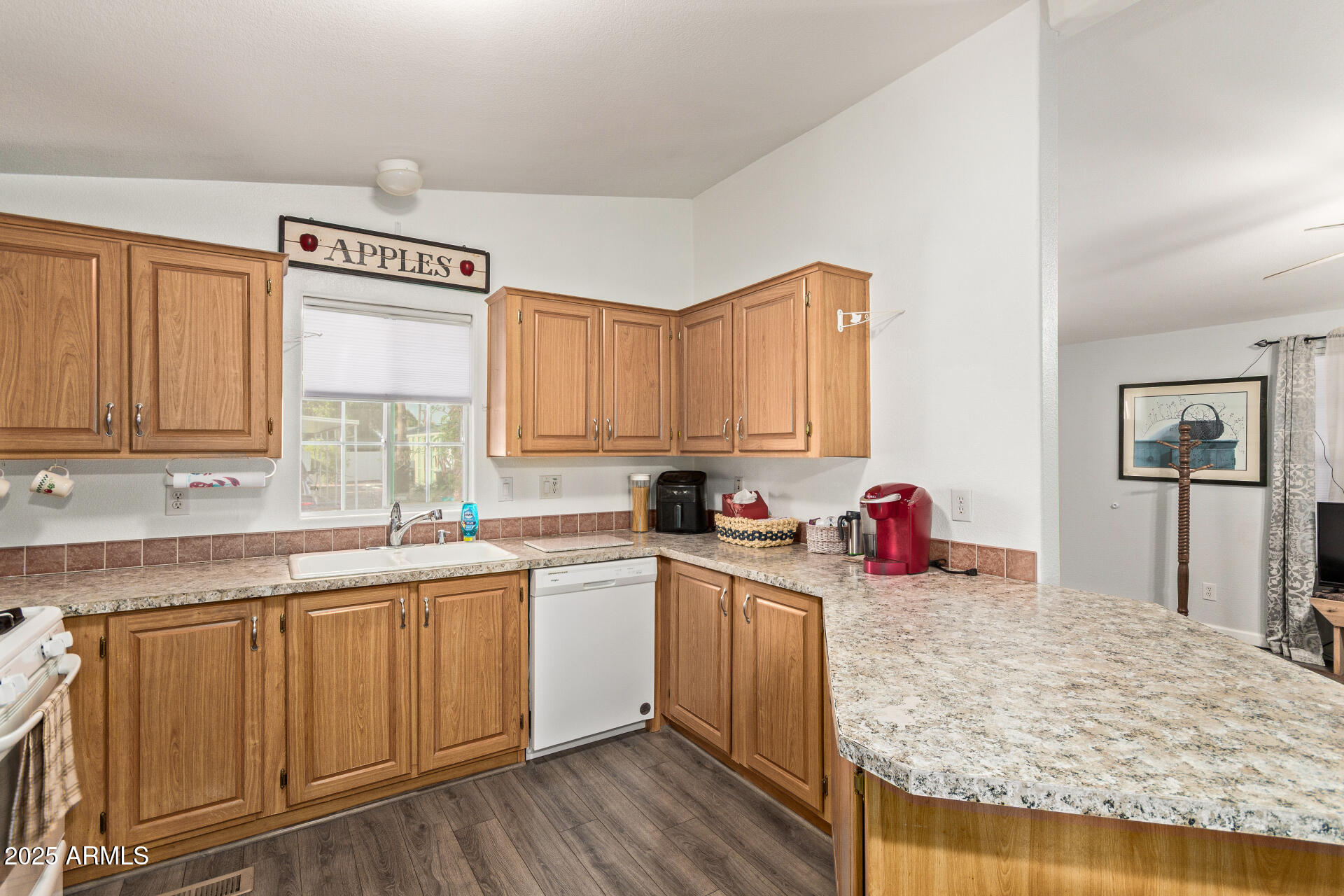 201 South Greenfield Road, Unit 140 Mesa, AZ 85206 - Photo 2 of 32 201 S Greenfield Rd 140