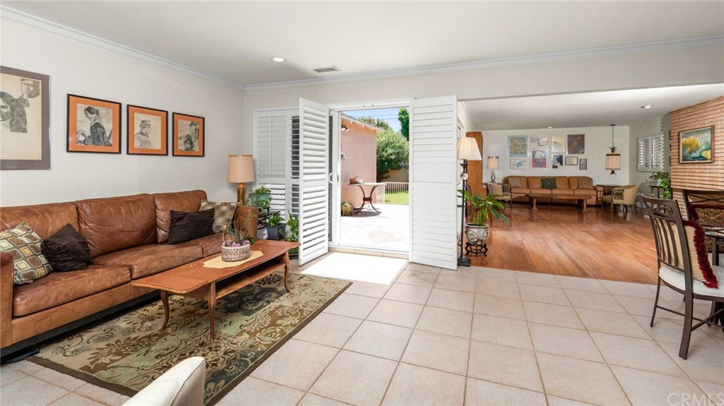3381 Colbert Avenue Mar Vista, CA 90066 - Photo 3 of 23 a living room with furniture and a table