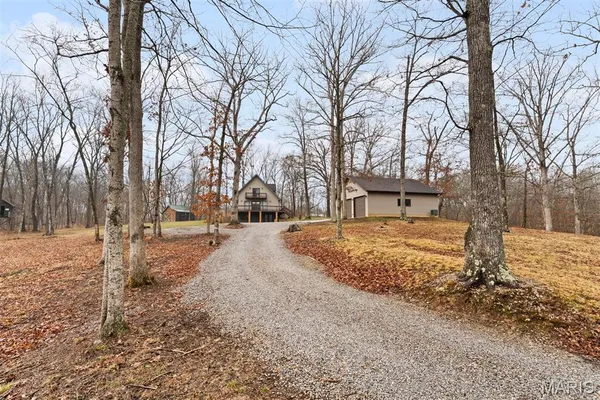 $325,000 | 21788 North Mayflower Lane, Texico, IL 62889