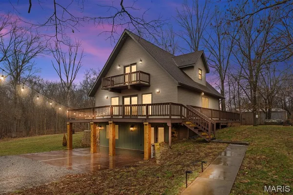 $325,000 | 21788 North Mayflower Lane, Texico, IL 62889