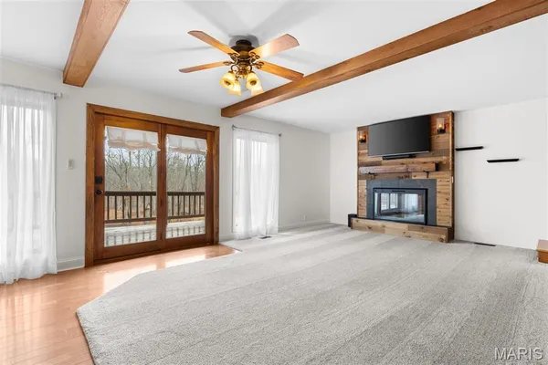 $325,000 | 21788 North Mayflower Lane, Texico, IL 62889