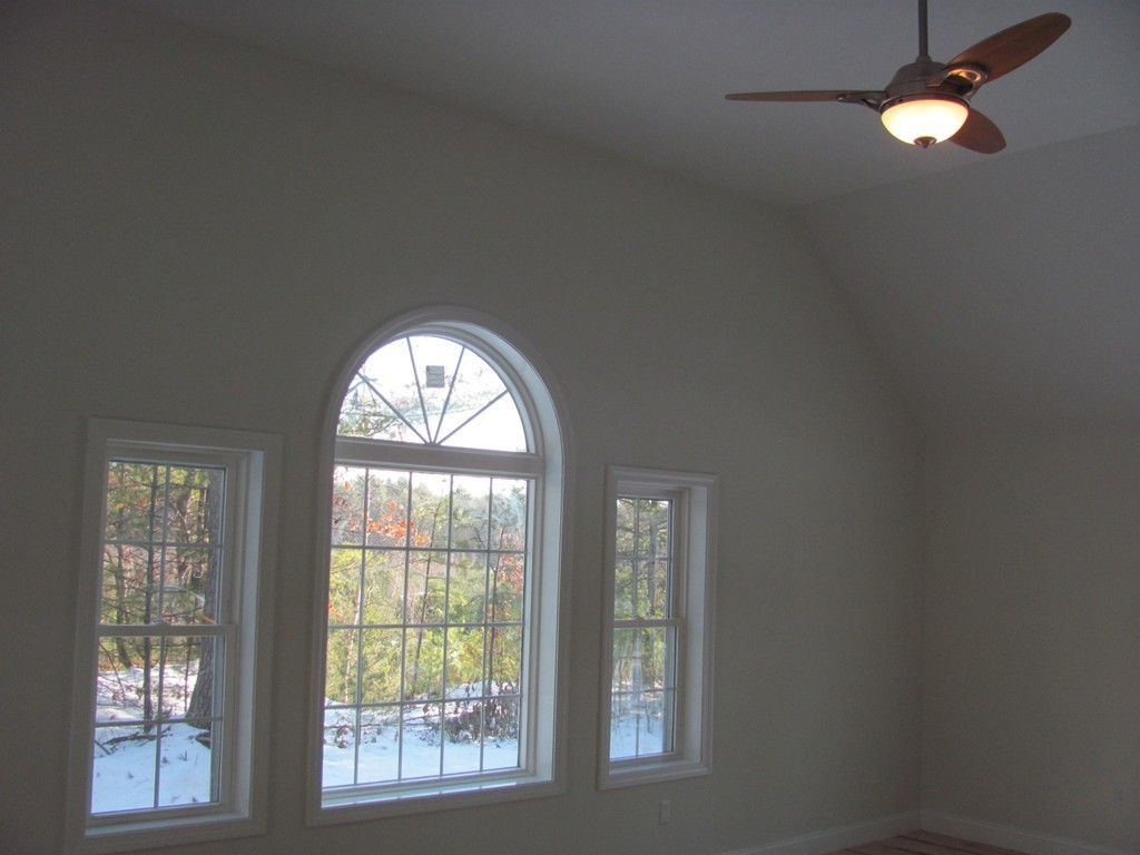 9 Harbor Trace Road Townsend, MA 01469 - Photo 4 of 22