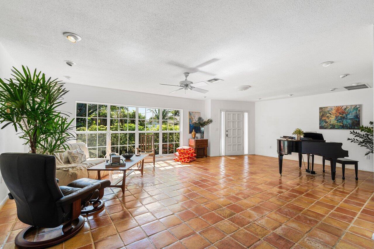Generous natural light