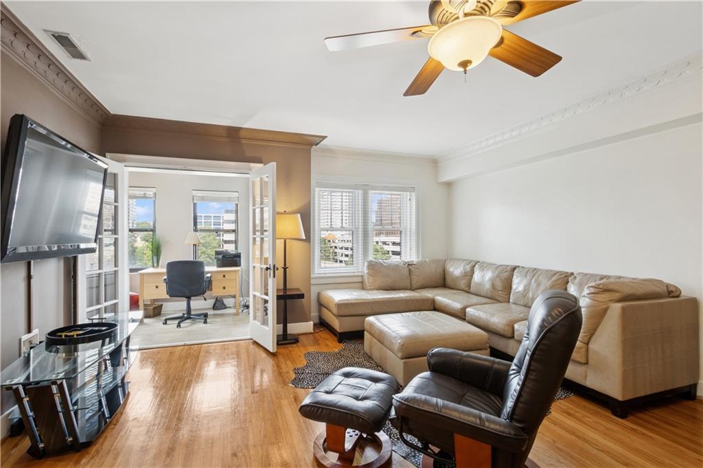 807 West 48th Street, Unit 701 Kansas City, MO 64112 - Photo 3 of 18