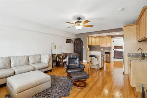 $315,000 | 807 West 48th Street, Unit 701, Kansas City, MO 64112