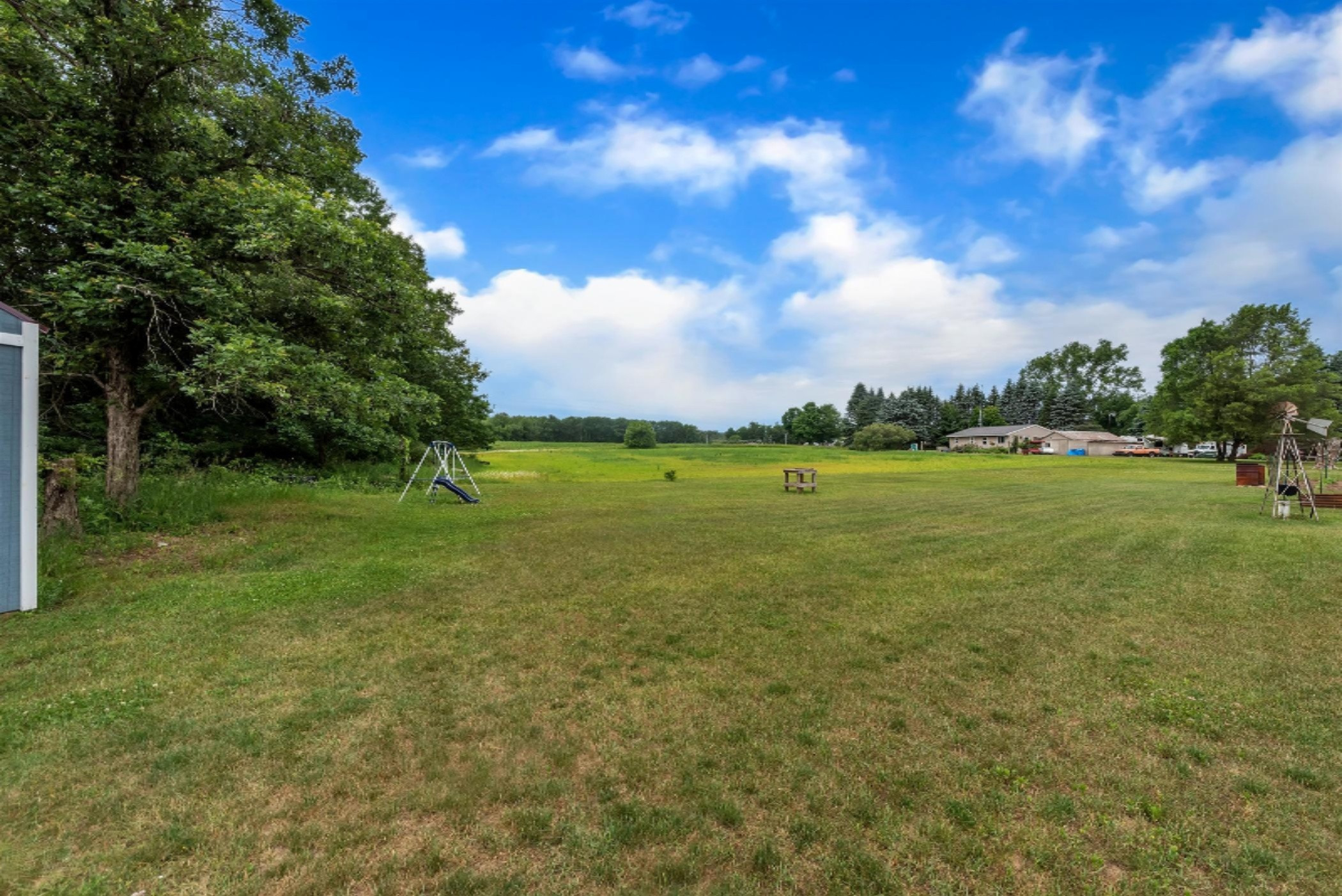 3070 South Tow Road Sheridan, MI 48884 - Photo 22 of 29 24-3070 Tow Rd-WindowStill-Real-Est