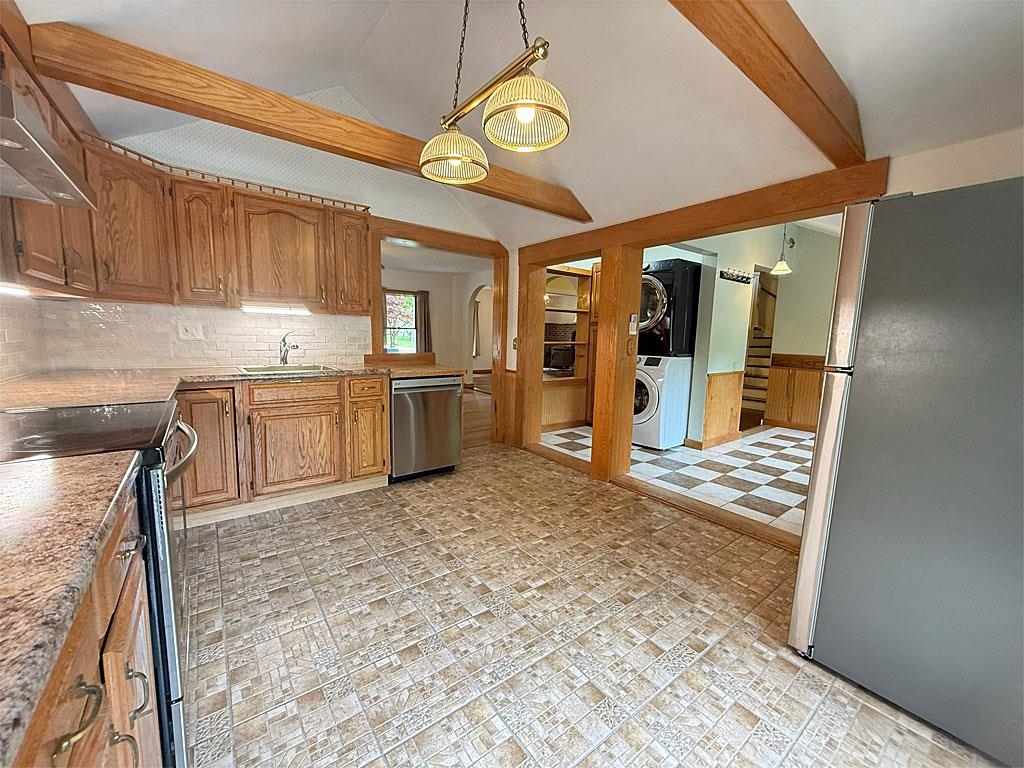482 Clarendon Avenue West Rutland, VT 05777 - Photo 8 of 45