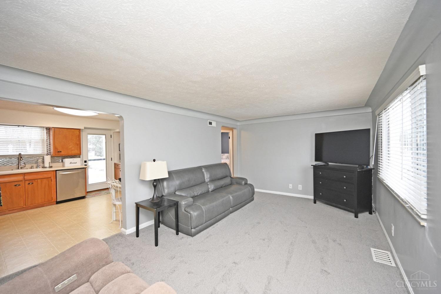 8950 Butler Warren Road Mason, OH 45040 - Photo 5 of 37 Gallery Image 5