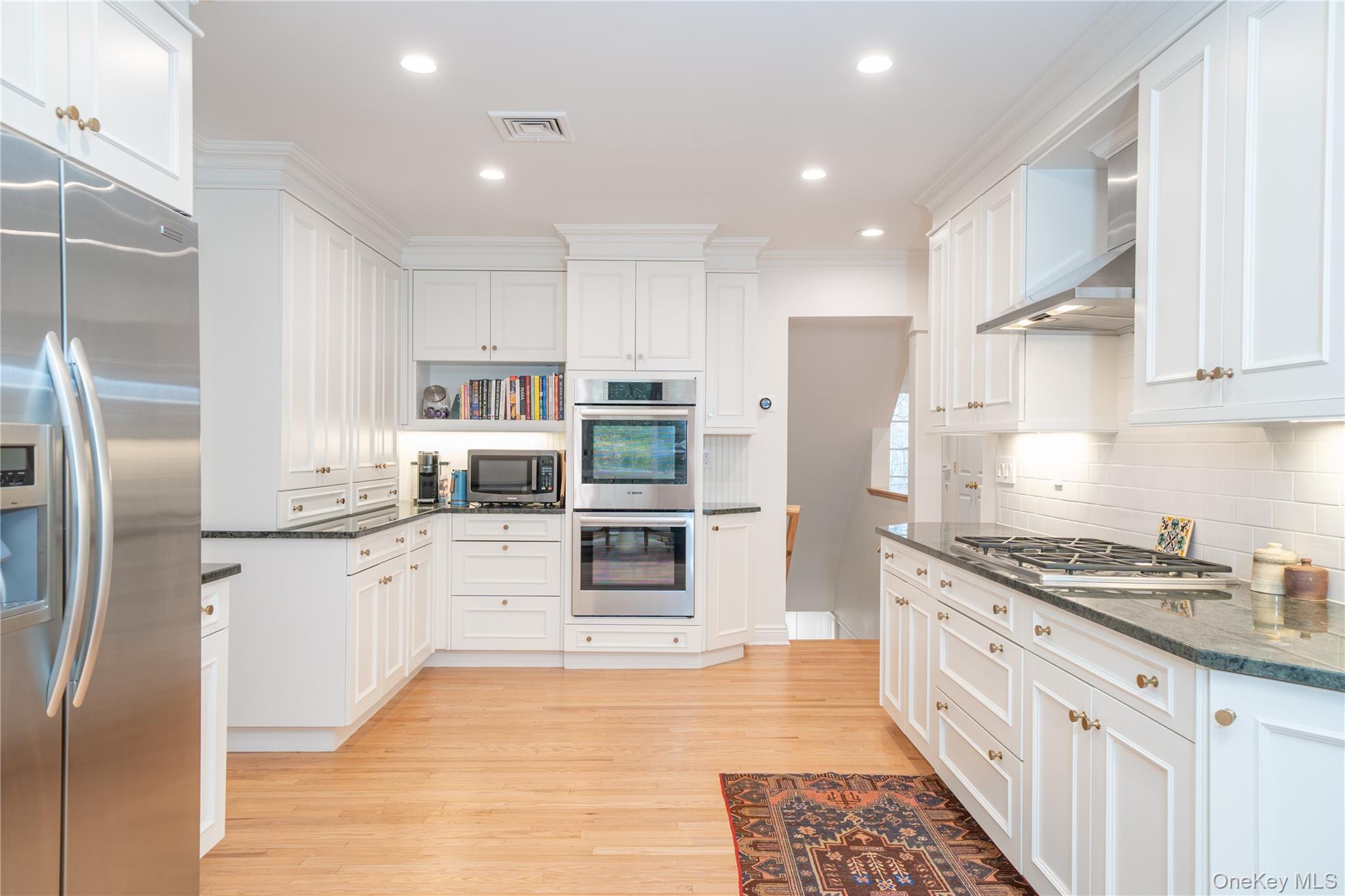 636 Quaker Road Chappaqua, NY 10514 - Photo 10 of 36