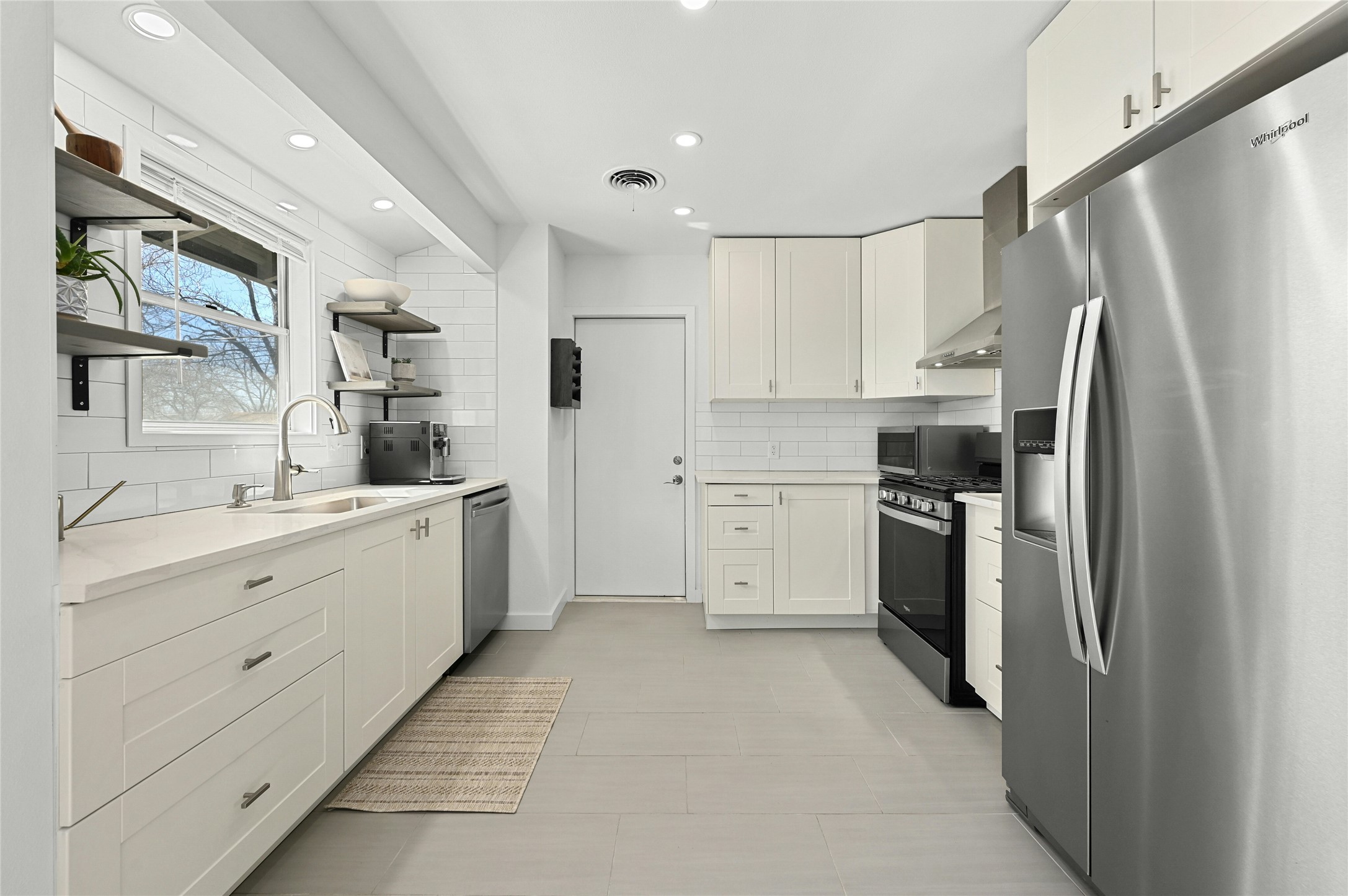 1801 Duke Avenue Austin, TX 78757 - Photo 8 of 26