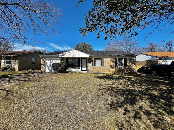 $1,795 | 714 Cranbrook Lane, Grand Prairie, TX 75052