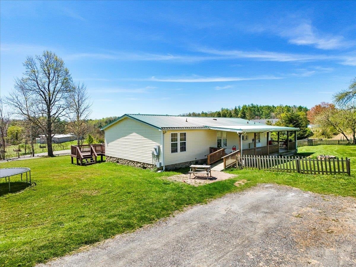1475 Daniels Run Road Northeast Check, VA 24072 - Photo 52 of 69 Gallery Image 52