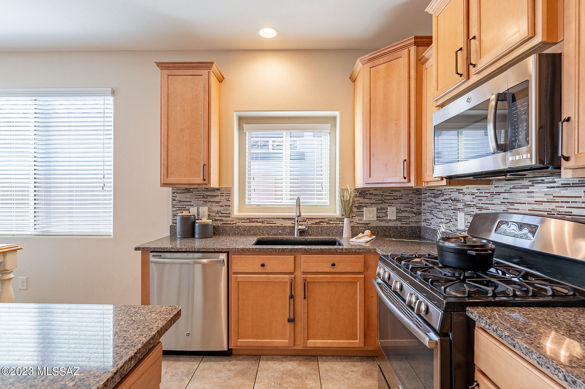 8409 North Gaetano Loop Tucson, AZ 85742 - Photo 19 of 49