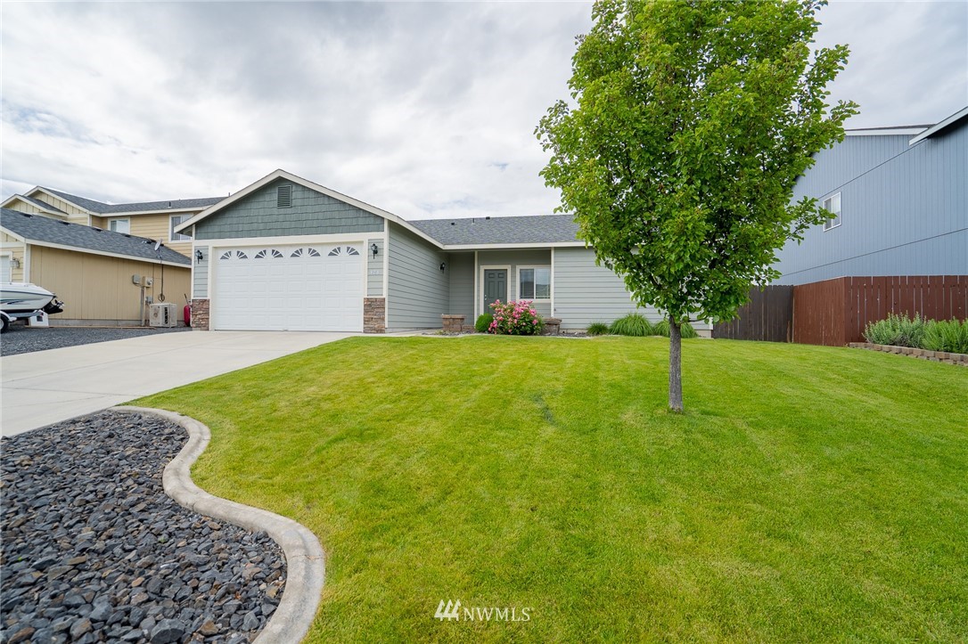 828 Polo Ridge Moses Lake, WA 98837 - Photo 1 of 29 Gallery Image 1