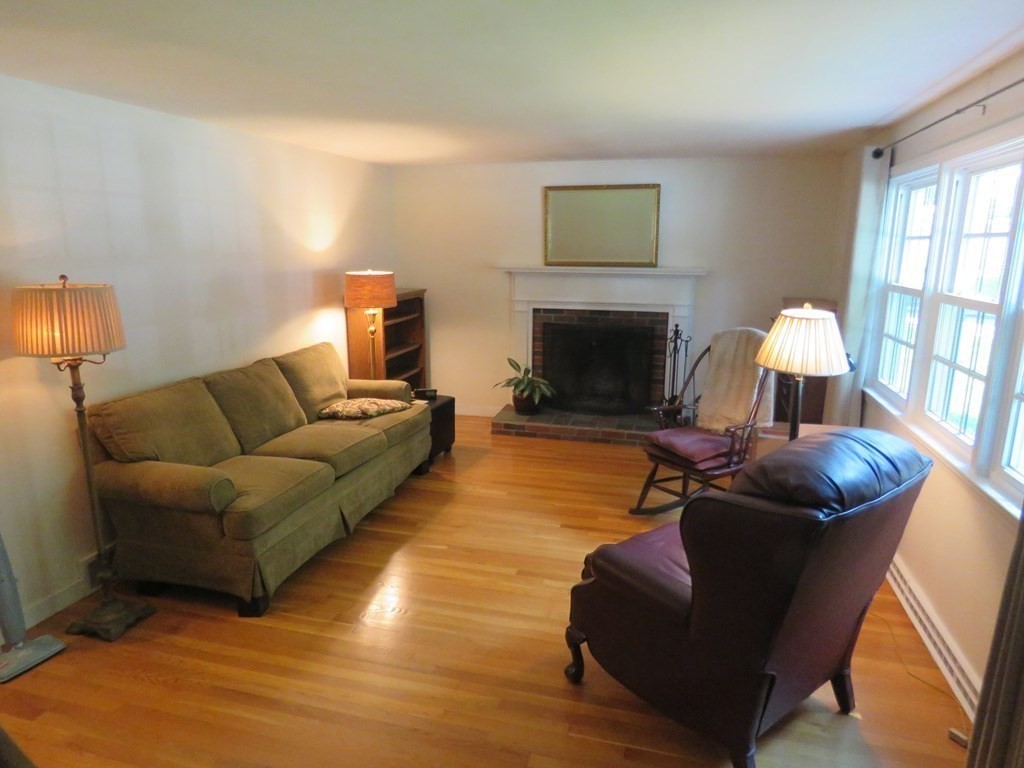 22 Oldham Road Westborough, MA 01581 - Photo 9 of 42 Gallery Image 9