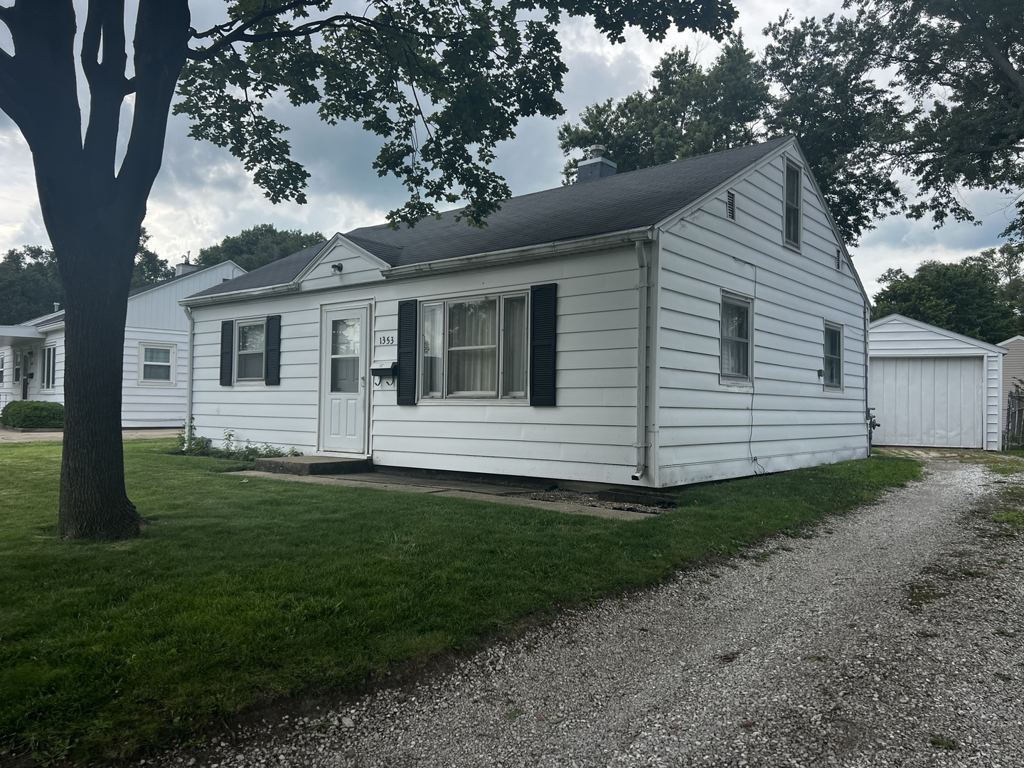 1353 Fairlawn Drive Rantoul, IL 61866 - Photo 2 of 21